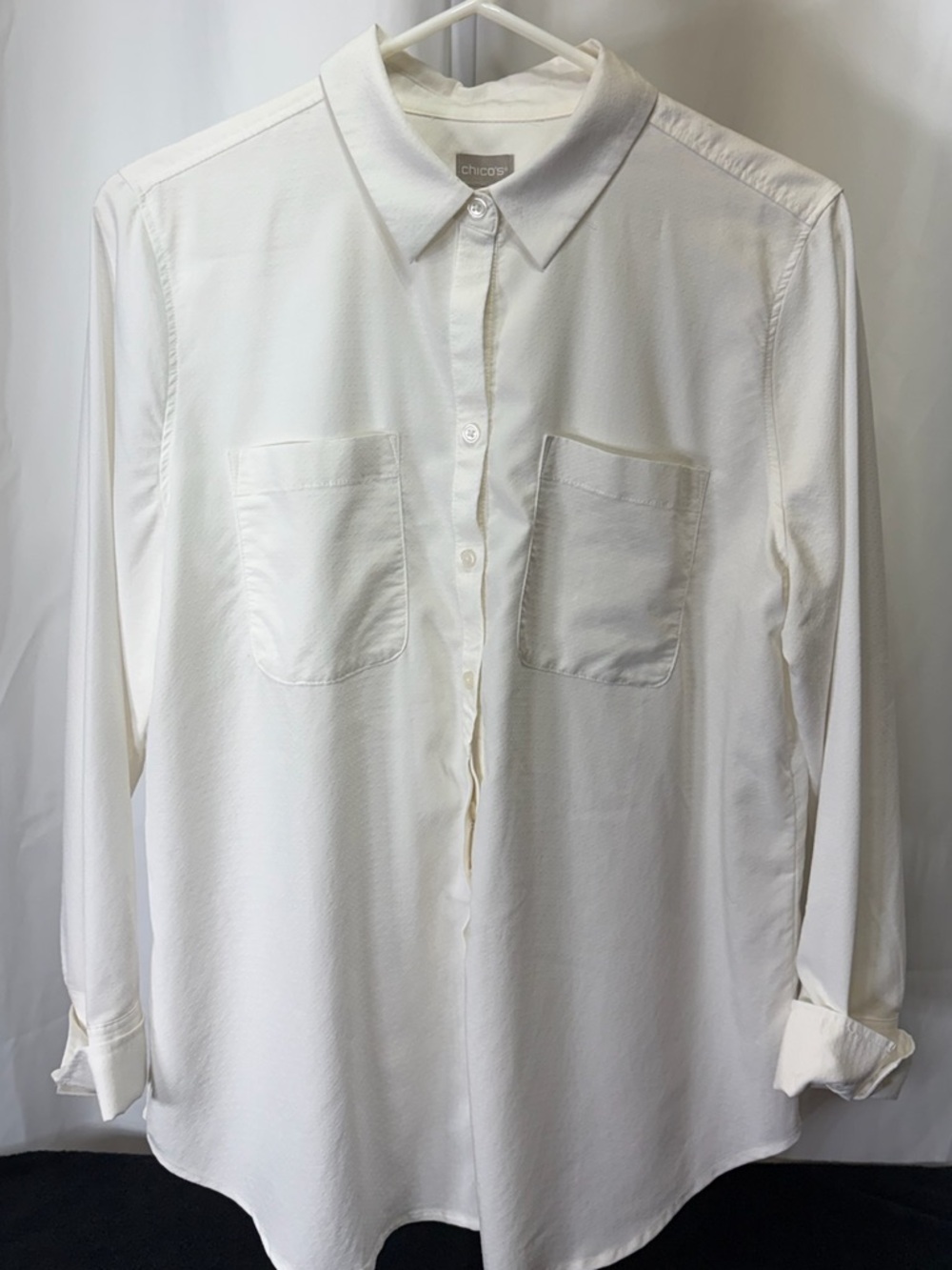 Chico's White Button-Down Shirt with Chest Pockets 2524